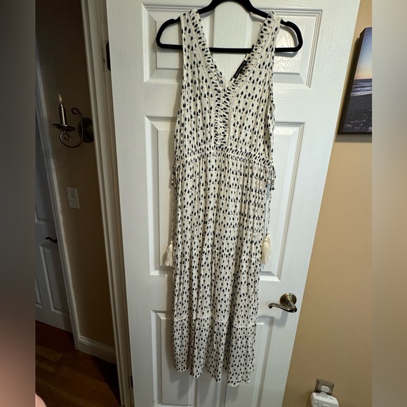 LAST CHANCE Love Ellie White and Blue Maxi Dress Medium Tassels from Stitch Fix - Picture 3 of 7